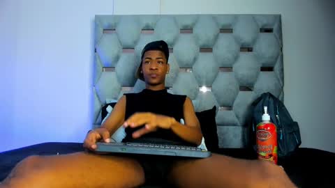 Snapshot of tiago_xxx_ chatting on 4, 10, 2025 tiago_xxx_ online show from 4, 10, 2025