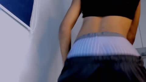 Snapshot of tiago_xxx_ chatting on 18, 10, 2025 tiago_xxx_ online show from 18, 10, 2025