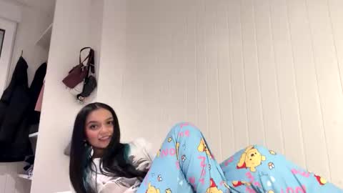 Tiana Le online show from 11, 2, 2026