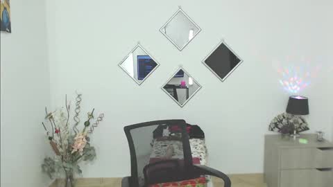 GOOD MOMMY online show from 4, 12, 2024