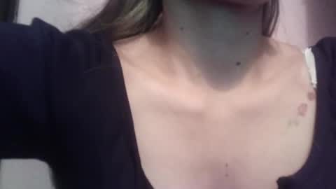 Snapshot of tifanny_a chatting on 6, 3, 2025 Tifanny online show from 6, 3, 2025