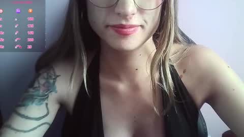 Snapshot of tifanny_a chatting on 9, 9, 2025 Tifanny online show from 9, 9, 2025