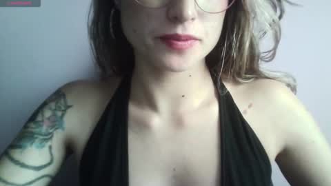 Snapshot of tifanny_a chatting on 23, 9, 2025 Tifanny online show from 23, 9, 2025