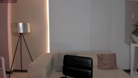 Tiffanny Sins online show from 16, 11, 2025