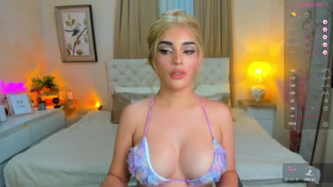 Snapshot of tiffany_cams chatting on 1, 2, 2025 Tiffany online show from 1, 2, 2025