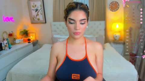 Snapshot of tiffany_cams chatting on 1, 3, 2025 Tiffany online show from 1, 3, 2025