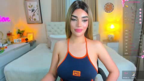 Snapshot of tiffany_cams chatting on 6, 3, 2025 Tiffany online show from 6, 3, 2025