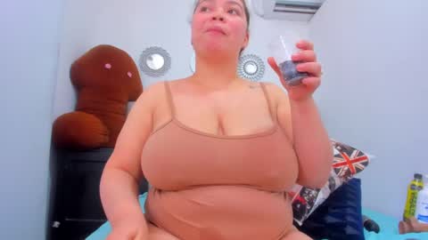 Snapshot of tiffany_hot19_ chatting on 12, 2, 2025 tiffany online show from 12, 2, 2025