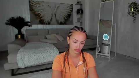 Tiffany Houston online show from 4, 8, 2026