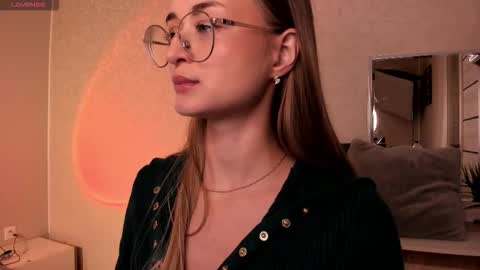 Tiffany online show from 25, 9, 2025