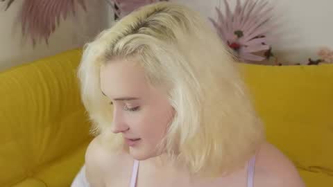 Snapshot of tiffanyjons chatting on 28, 10, 2025 tiffanyjons online show from 28, 10, 2025