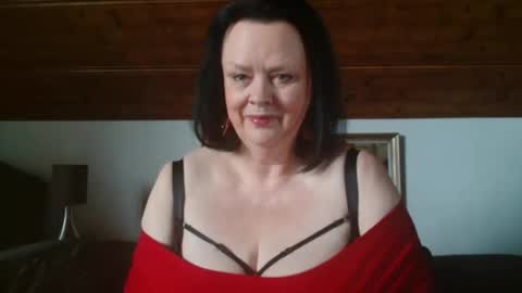 Snapshot of tiffanymature chatting on 28, 9, 2025 TiffanyMature online show from 28, 9, 2025