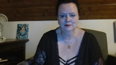 TiffanyMature online show from 5, 4, 2026