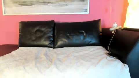 Stefany Suarez online show from 4, 10, 2025