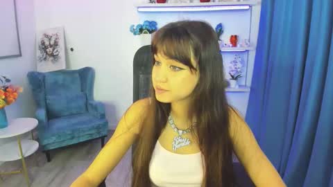 tiffanyyoun online show from 2, 11, 2025