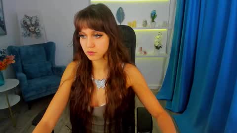 tiffanyyoun online show from 27, 11, 2025