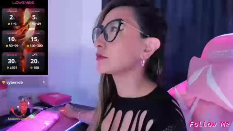 TILA TEQUILA online show from 22, 9, 2025