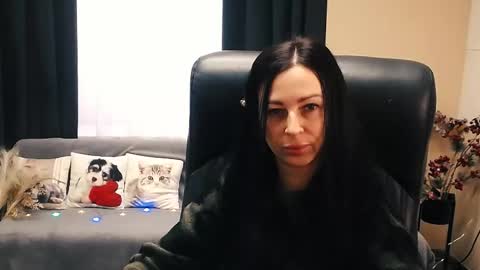 Snapshot of timeparadice chatting on 24, 10, 2025 Luisa online show from 24, 10, 2025