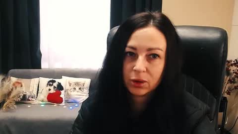 Snapshot of timeparadice chatting on 10, 11, 2025 Luisa online show from 10, 11, 2025