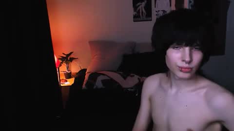 Snapshot of timi_moon chatting on 18, 12, 2025 timi_moon online show from 18, 12, 2025