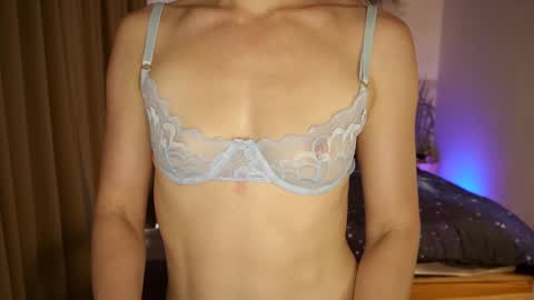 Snapshot of timissi chatting on 18, 9, 2025 Timis but I prefer you whisper to my ear my girl online show from 18, 9, 2025