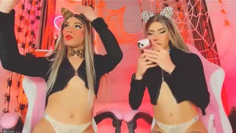 Snapshot of timmy_boyy chatting on 25, 10, 2025 Hallie And Annie online show from 25, 10, 2025