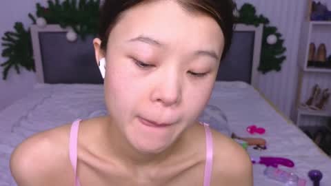 tina__kim online show from 14, 1, 2025