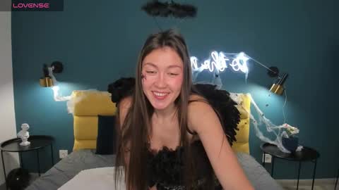 Snapshot of tina_porter chatting on 25, 10, 2025 Tina online show from 25, 10, 2025