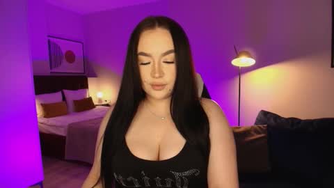 hi im curvy babyface girlie Tina online show from 22, 2, 2026