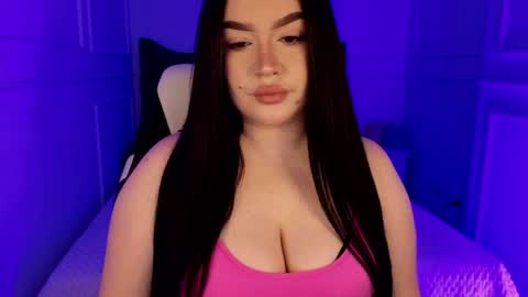 hi im curvy babyface girlie Tina online show from 30, 4, 2026