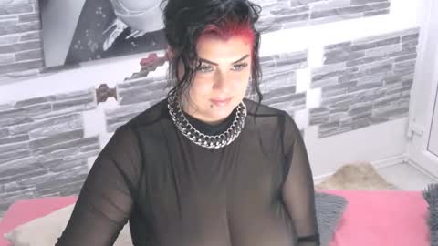 Snapshot of tinakay1 chatting on 24, 9, 2025 tinakay1 online show from 24, 9, 2025