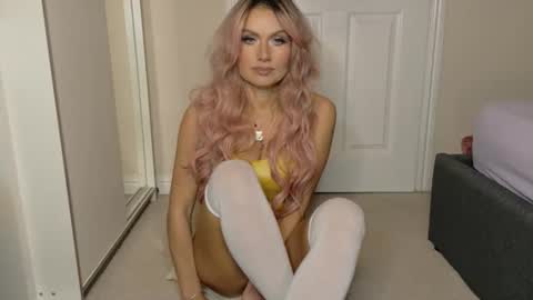 tinkerbell822 online show from 2, 2, 2026