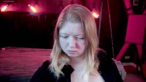 TinkerrBelll online show from 22, 10, 2025