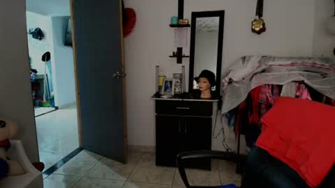 I AM BELLA  ----------- follow my  IG  TINNS 69 online show from 7, 7, 2026