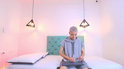 TINNY AND CANDY online show from 20, 2, 2025