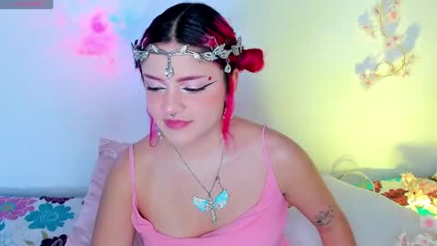 Snapshot of tiny__emmy_ chatting on 13, 4, 2026 Emmy M online show from 13, 4, 2026