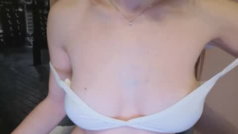 Lily online show from 4, 2, 2025