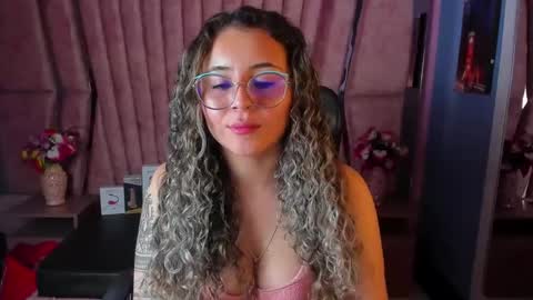 Snapshot of tiny_love_ chatting on 13, 2, 2025 tiny online show from 13, 2, 2025