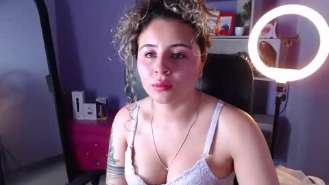 Snapshot of tiny_love_ chatting on 18, 2, 2025 tiny online show from 18, 2, 2025