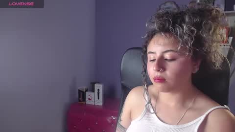 Snapshot of tiny_love_ chatting on 6, 3, 2025 tiny online show from 6, 3, 2025