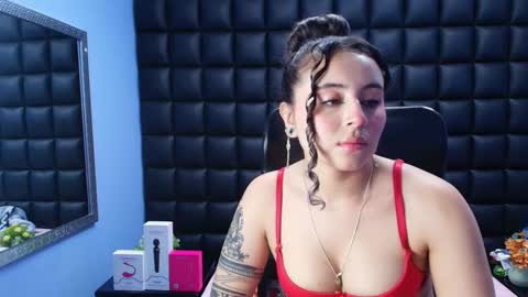 Snapshot of tiny_love_ chatting on 26, 11, 2025 tiny online show from 26, 11, 2025