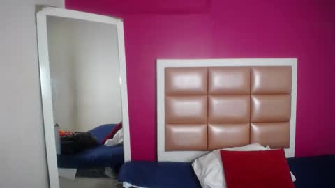 tiny_sarah1 online show from 4, 11, 2025