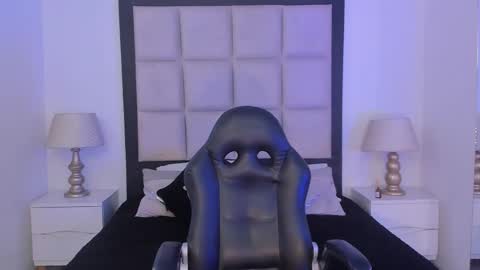 Thomm  Independent Model online show from 20, 2, 2026