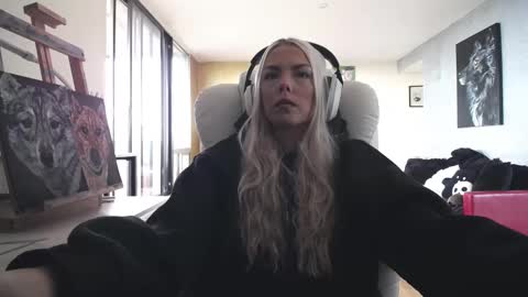 stage Kylie Sinner  brand CLITBAIT online show from 28, 10, 2025