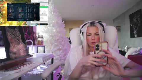 stage Kylie Sinner  brand CLITBAIT online show from 16, 1, 2026