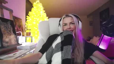 stage Kylie Sinner  brand CLITBAIT online show from 18, 1, 2026