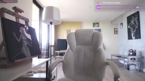 Snapshot of tinykylie chatting on 22, 6, 2026 stage Kylie Sinner brand CLITBAIT online show from 22, 6, 2026