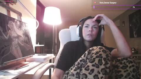Snapshot of tinykylie chatting on 27, 6, 2026 stage Kylie Sinner brand CLITBAIT online show from 27, 6, 2026