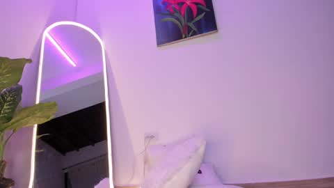 Luna  online show from 1, 3, 2025