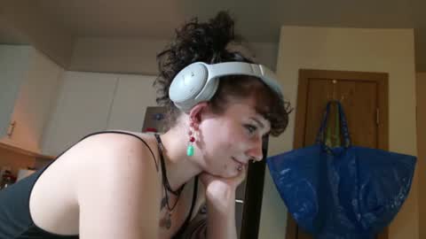 Snapshot of tinytittiesss chatting on 19, 6, 2026 tinytitties online show from 19, 6, 2026